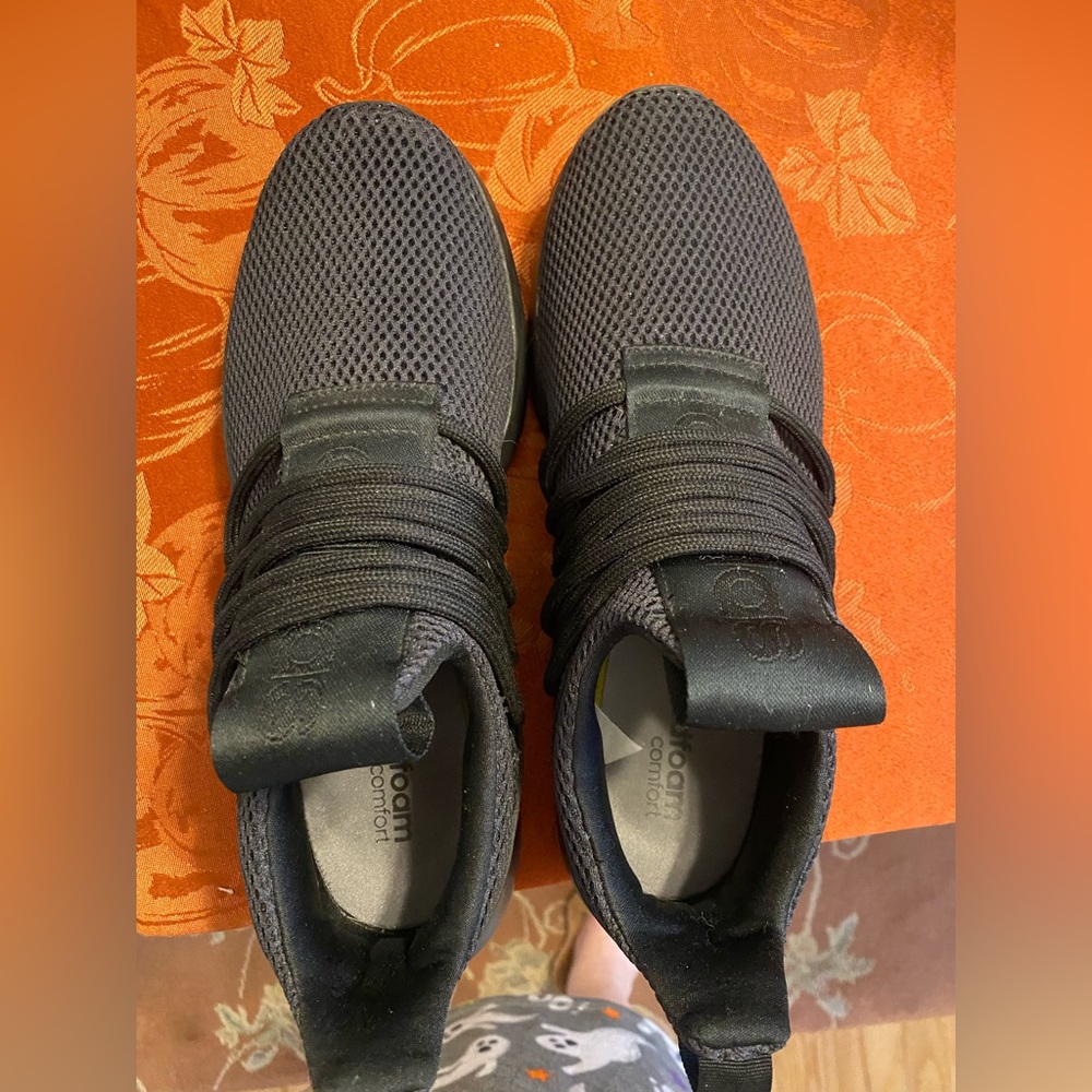 Adidas - Cloud Foam, worn ONCE
